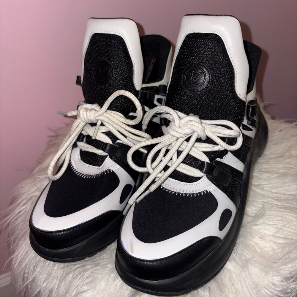 Women’s Louise Vuitton Archlight trainer size 39
